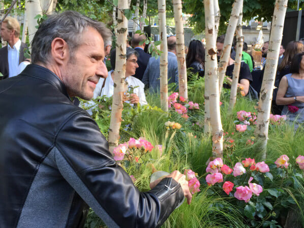 Lambert Wilson, discours lors du baptême de la rose Lambert Wilson, jardin éphémère de Truffaut, Jardins Jardin aux Tuileries, Paris 1er (75)