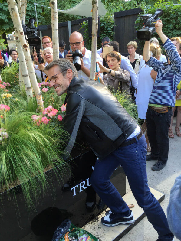 Lambert Wilson, discours lors du baptême de la rose Lambert Wilson, jardin éphémère de Truffaut, Jardins Jardin aux Tuileries, Paris 1er (75)