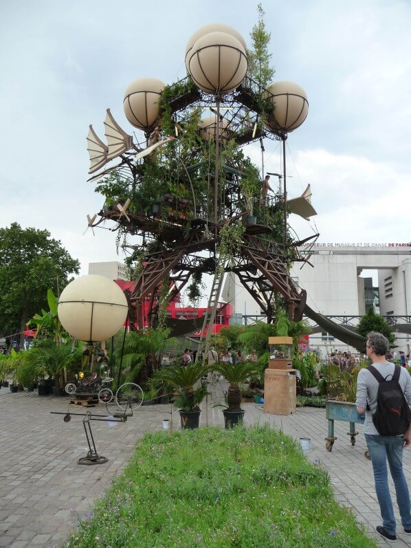 Prairie fleurie, L'Aéroflorale II, L'Expédition Végétale, Compagnie La Machine, parc de la Villette, Paris 19e (75)