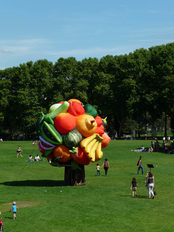 Fruit Tree, Choi Jeong Hwa, exposition L'air des géants, parc de la Villette, Paris 19e (75)