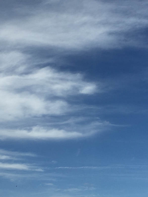 Nuages dans le ciel parisien en été, Paris 18e (75)