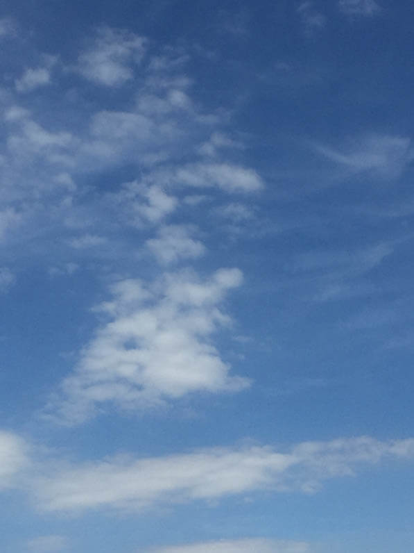 Nuages dans le ciel parisien en été, Paris 18e (75)