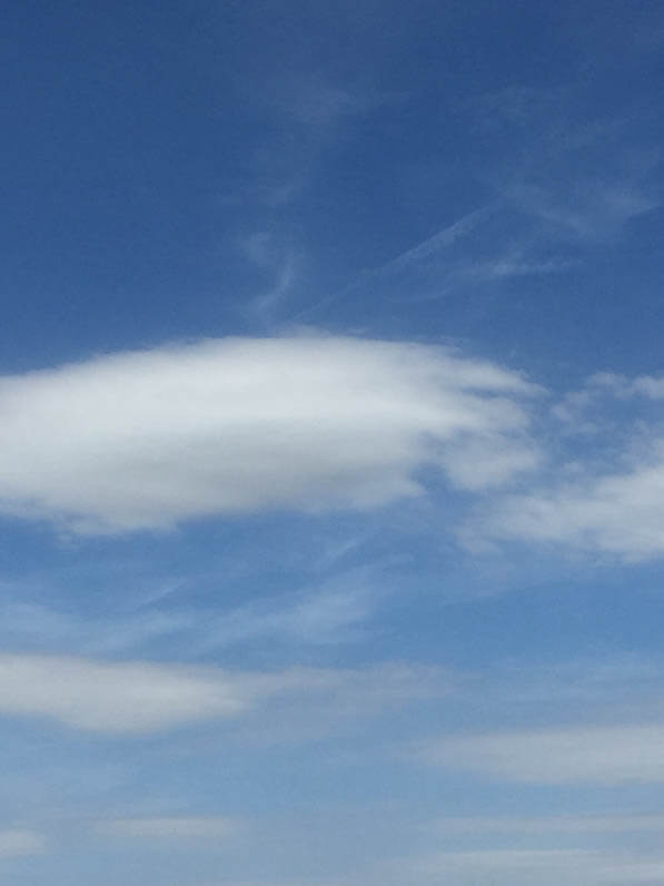 Nuages dans le ciel parisien en été, Paris 18e (75)