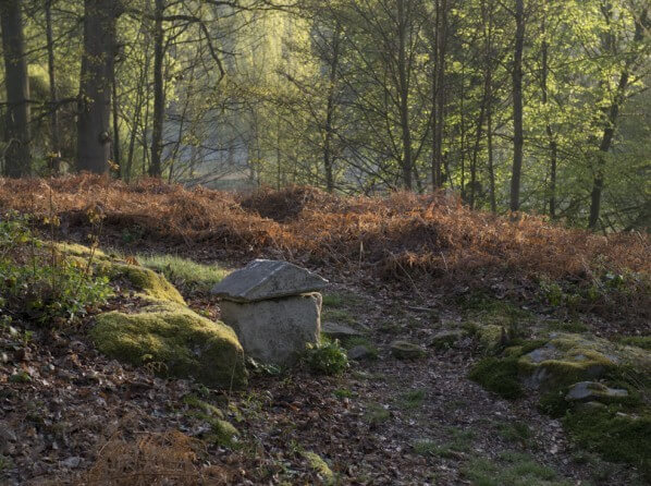 La tombe de l'inconnu, Parc Jean-Jacques Rousseau, photo ©TEZENAS