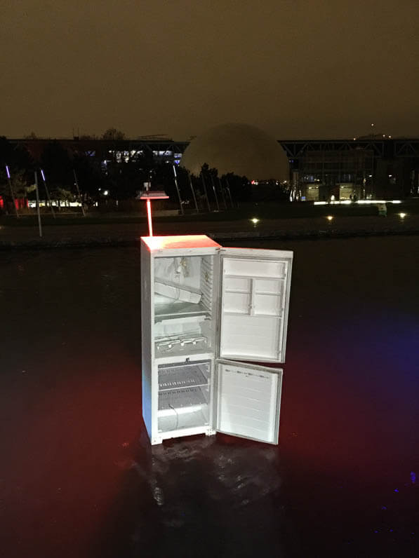 Réfrigérateur, L'eau qui dort, Michael Pinsky, canal de l'Ourcq, parc de la Villette, Paris 19e (75)