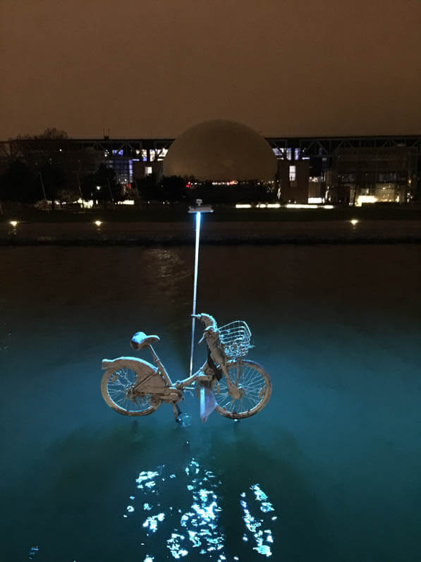 Vélib', L'eau qui dort, Michael Pinsky, canal de l'Ourcq, parc de la Villette, Paris 19e (75)