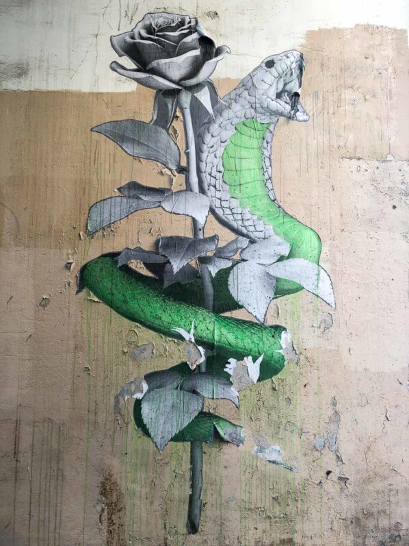 Lire la suite à propos de l’article Rose et serpent, collage, Paris 11e (75)