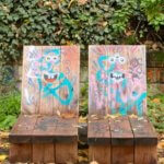 Fauteuil, banc, tags, street art, La Petite Ceinture du 20e, Paris 20e (75)
