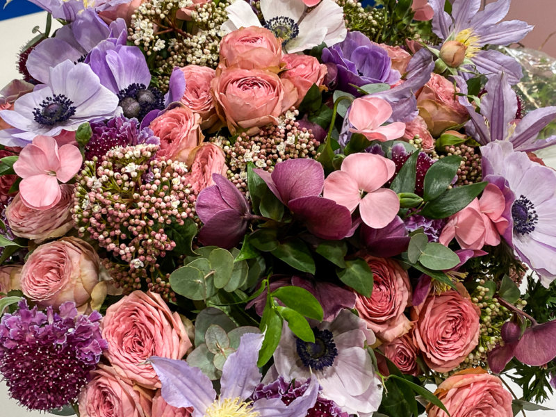 Bouquet d'oeillets, roses, hellébores et clématites, FranceAgriMer, Salon International de l'Agriculture, Paris 15e (75)