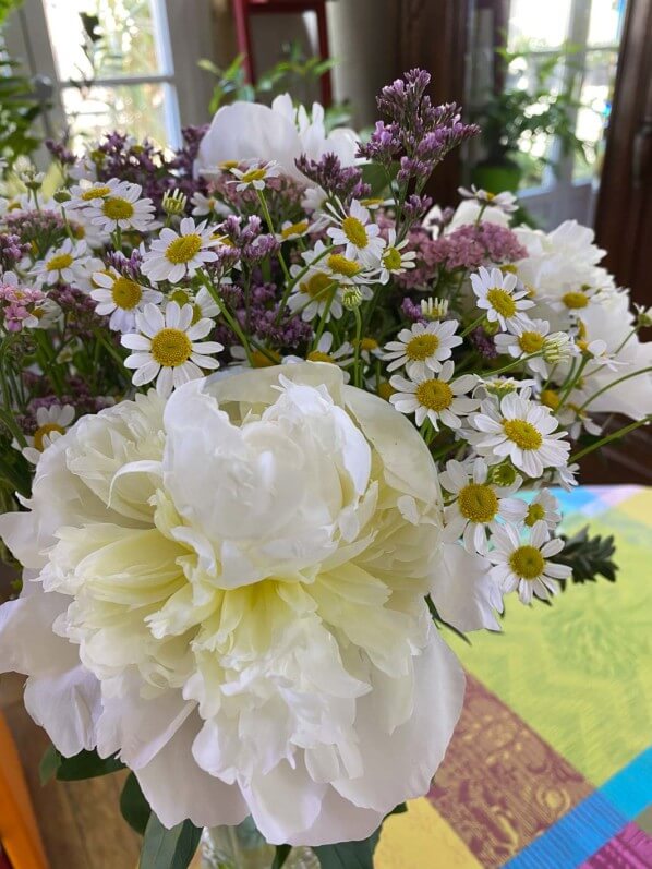 Bouquet Babylone, Bergamotte, fleurs coupées, pivoines, achillées, matricaires, Paris 19e (75)