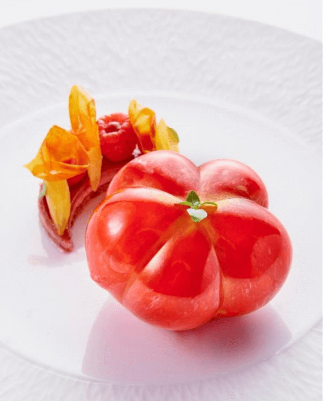 Dessert : la Tomate Coeur de Boeuf en trompe l’oeil du Chef Patissier Jimmy Mornet, Park Hyatt Vendôme Paris