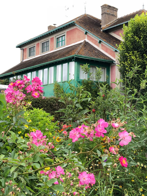 Roses devant la maison, jardins de Claude Monet, Fondation Claude Monet, Giverny (27)