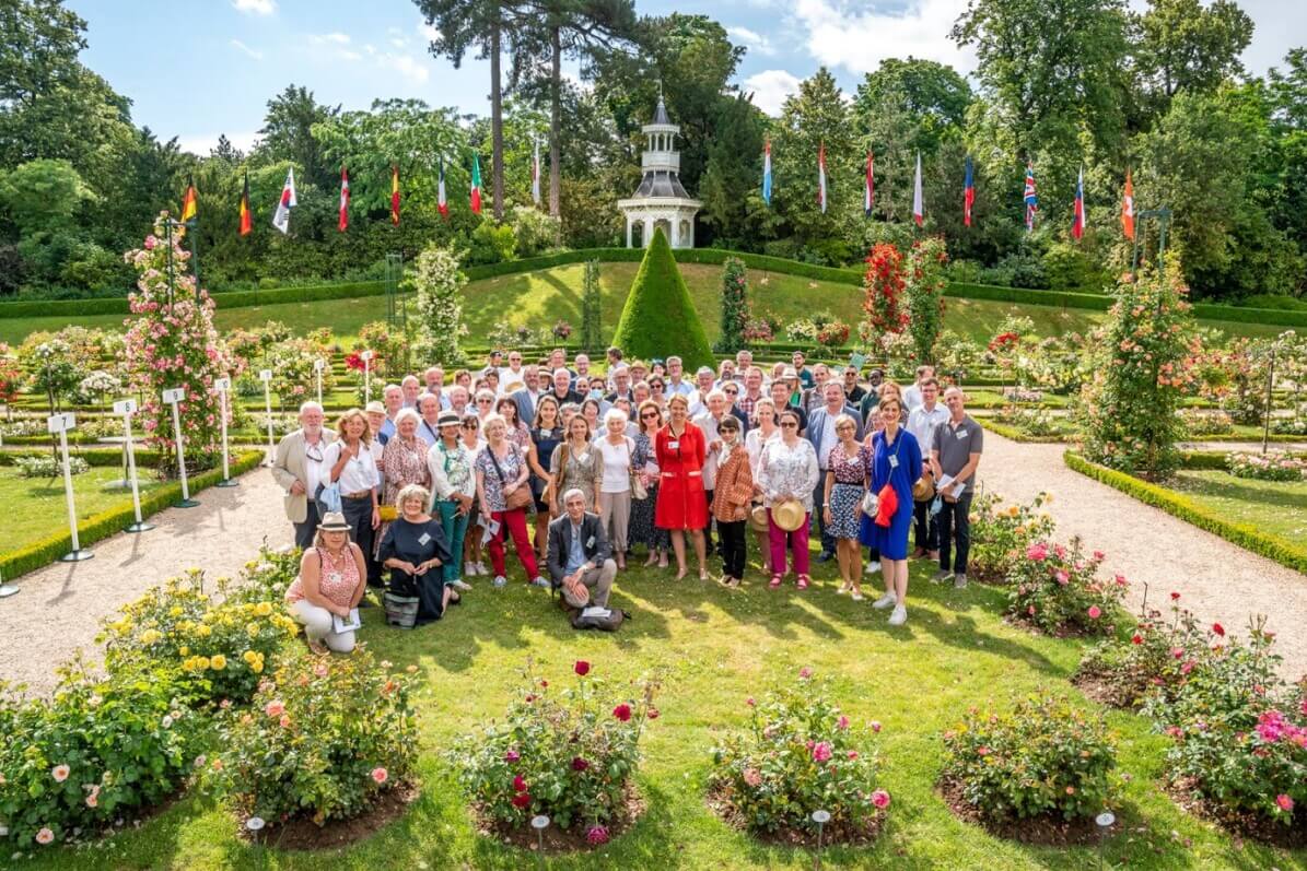 Lire la suite à propos de l’article La photo du jury du 114ème Concours International de Roses Nouvelles de Bagatelle