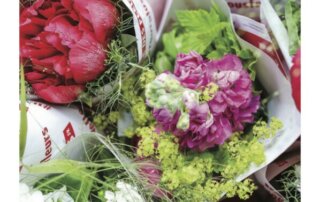 Le 19 juin 2021, les Bouquets Suspendus fleuriront la vi(ll)e pour renouer les liens entre les parisiens