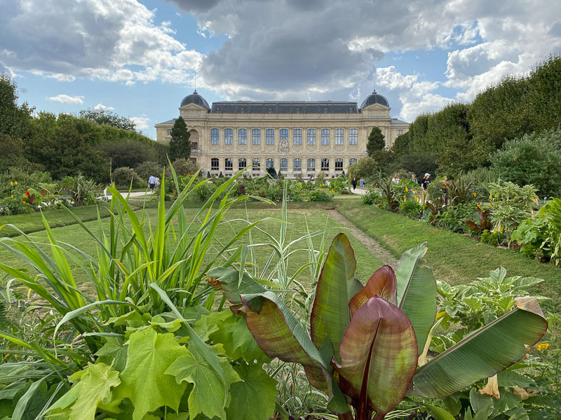 Grande Galerie de l'évolution, MNHN, en été dans le Jardin des plantes, Paris 5e (75)