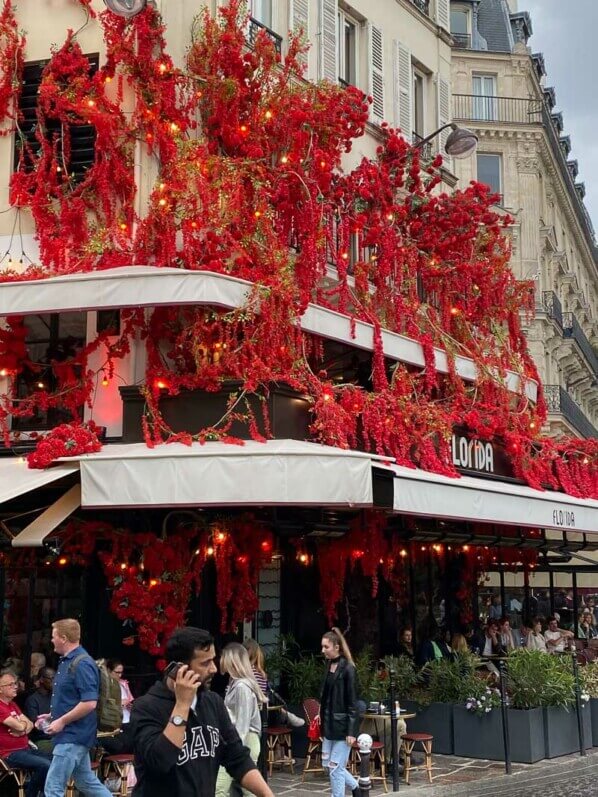 Façade fleurie du restaurant Florida, rue Montorgueil, Paris 1er (75)
