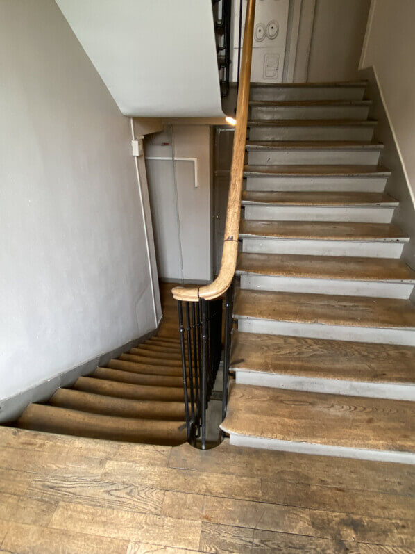 Le grand escalier de mon immeuble, Paris 19e (75)