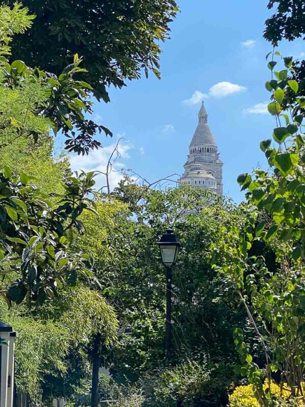 Lire la suite à propos de l’article Vue de Paris : Allée des Brouillards (Montmartre)