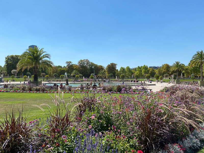 En été dans le Jardin du Luxembourg, Sénat, Paris 6e (75)