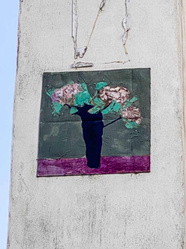 Bouquet dans un vase, street art, Paris 6e (75)