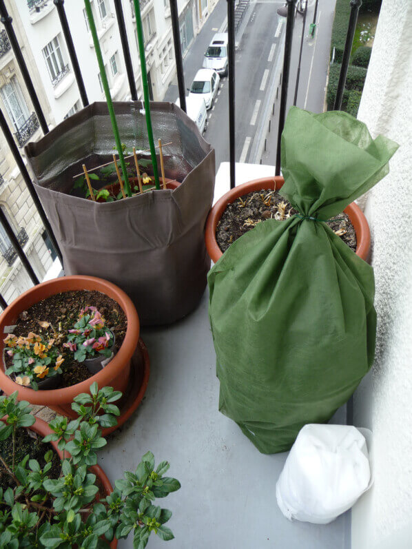 Protections hivernales sur mon balcon en hiver, Paris 19e (75)