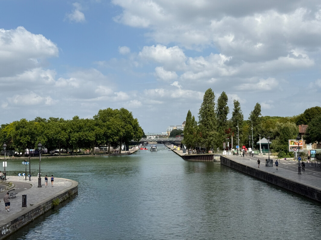 Le rond-point des canaux au niveau du parc de la Villette à Paris