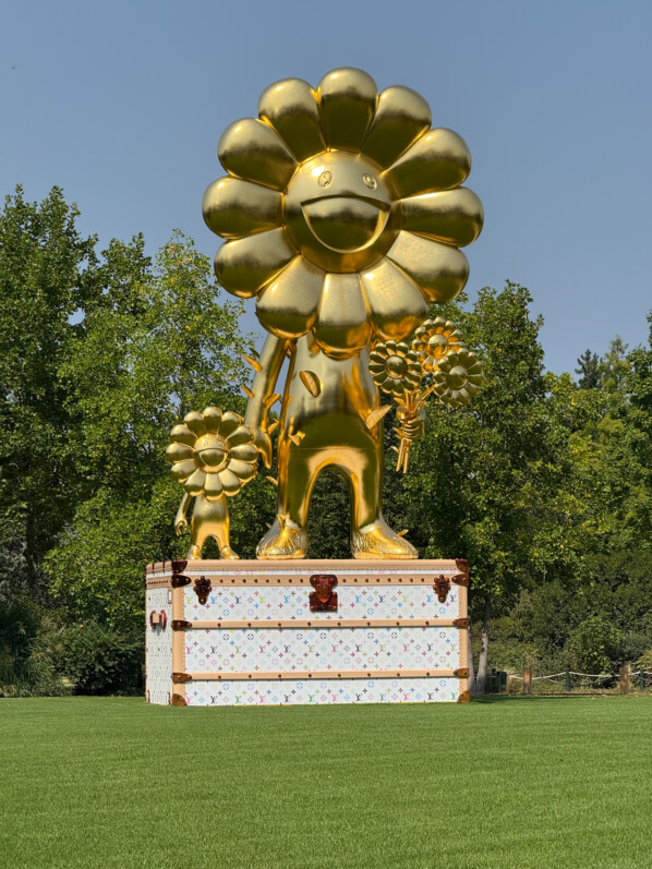 The flower parent and the child, sculpture, Takashi Murakami, en été dans le Jardin d'acclimatation, Paris 16e (75)