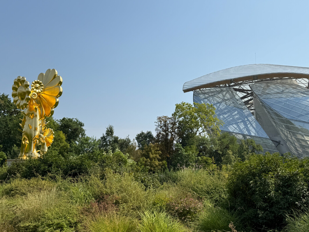 The flower parent and the child, sculpture, Takashi Murakami, en été dans le Jardin d'acclimatation, Paris 16e (75)