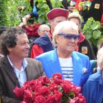 Michou et Jean-Paul Reynoird au baptême de la rose République de Montmartre, Clos Montmartre, Paris 18e (75)